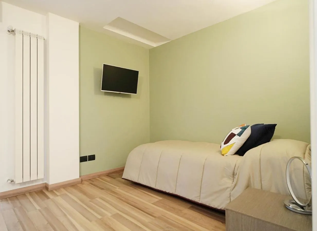 Rentopolis Apartments - Palazzo Candiani Milan 0*,