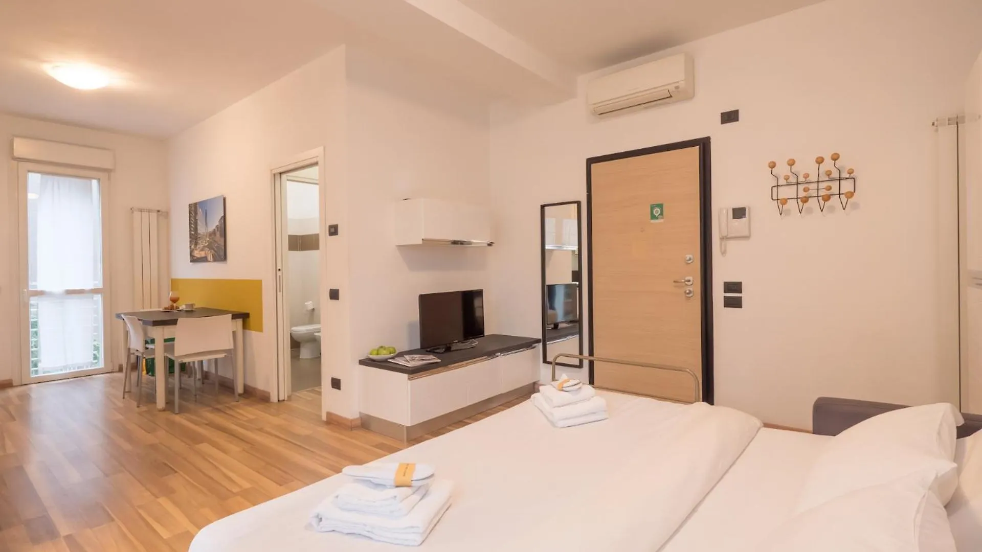 Rentopolis Apartments - Palazzo Candiani Milan Italy