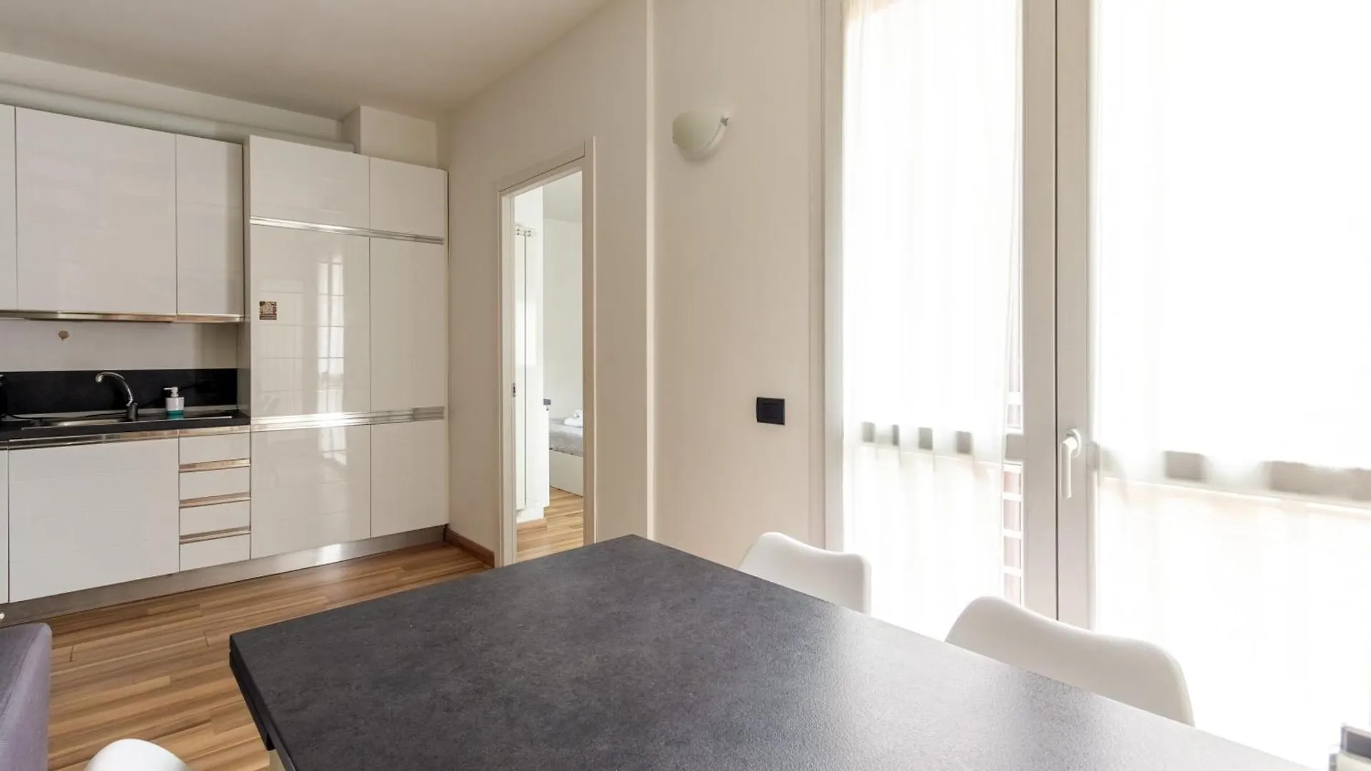 Rentopolis Apartments - Palazzo Candiani ミラノ