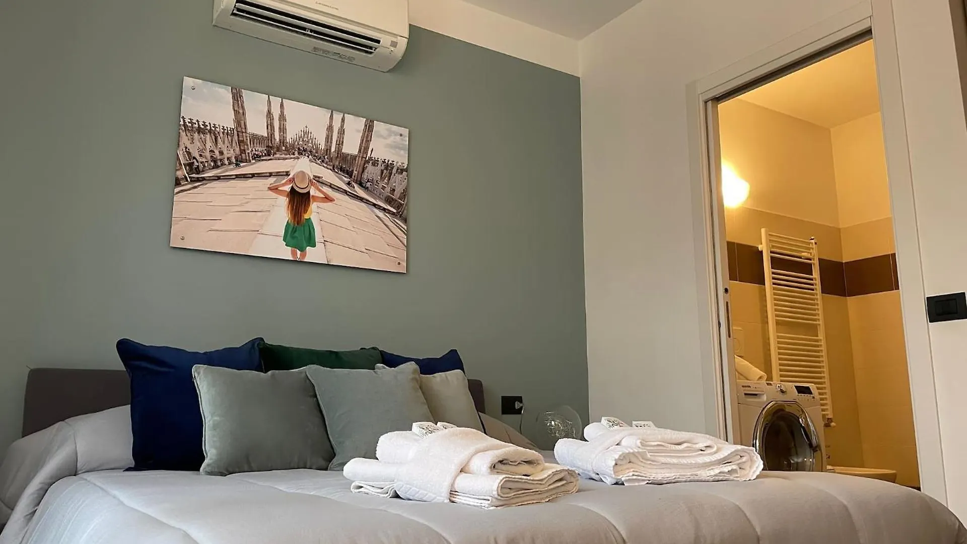 Rentopolis Apartments - Palazzo Candiani ميلان