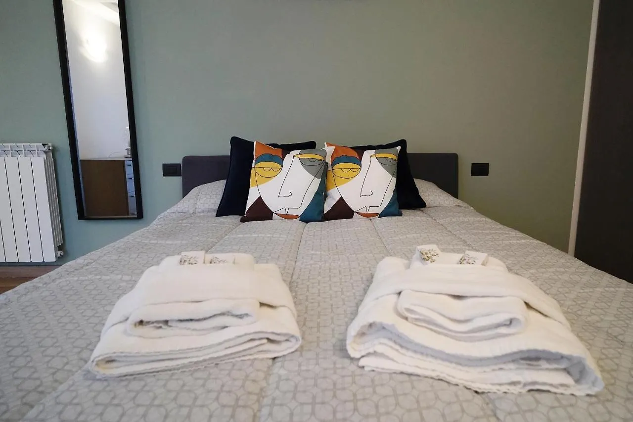 Rentopolis Apartments - Palazzo Candiani ميلان