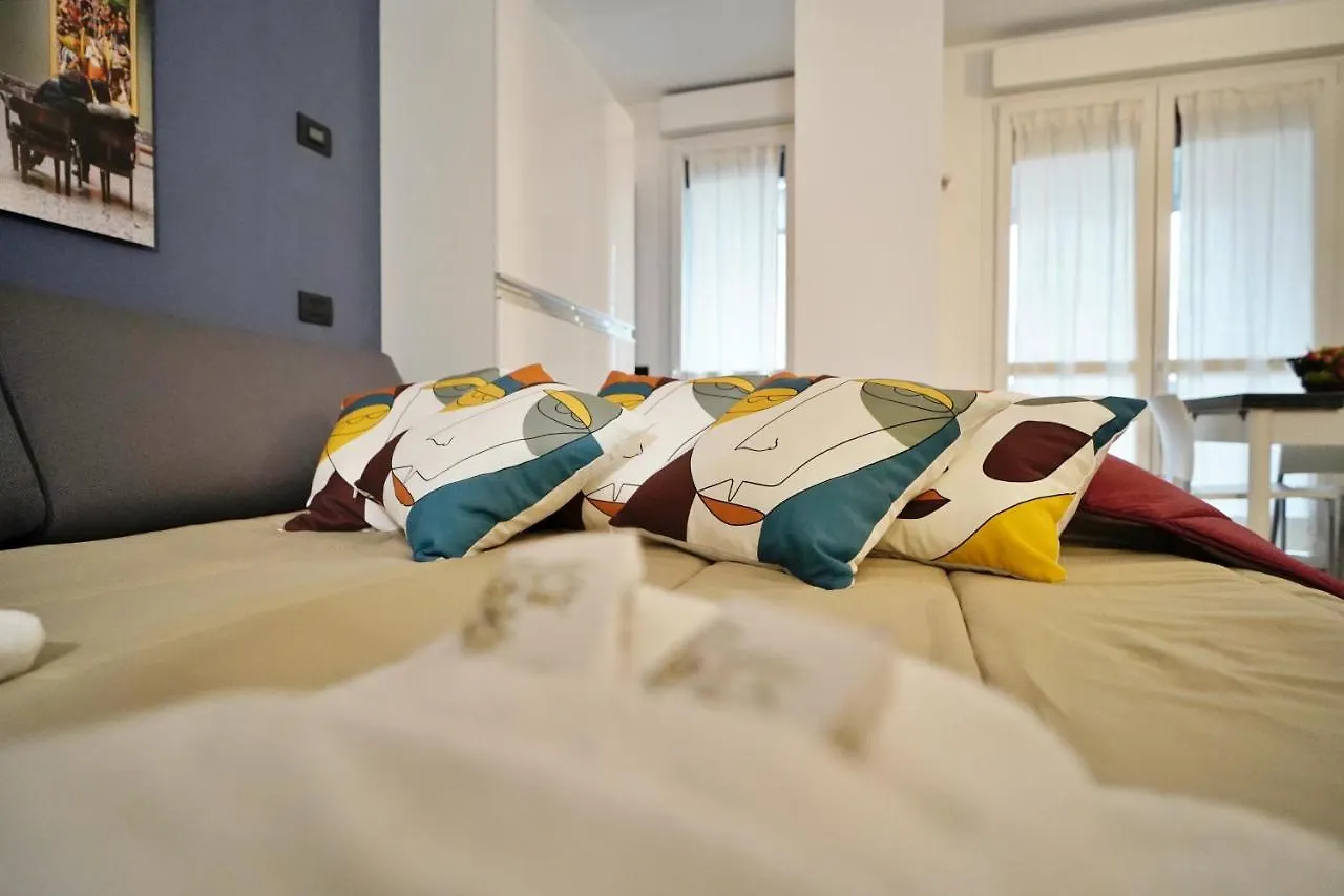 Rentopolis Apartments - Palazzo Candiani Milan Italy
