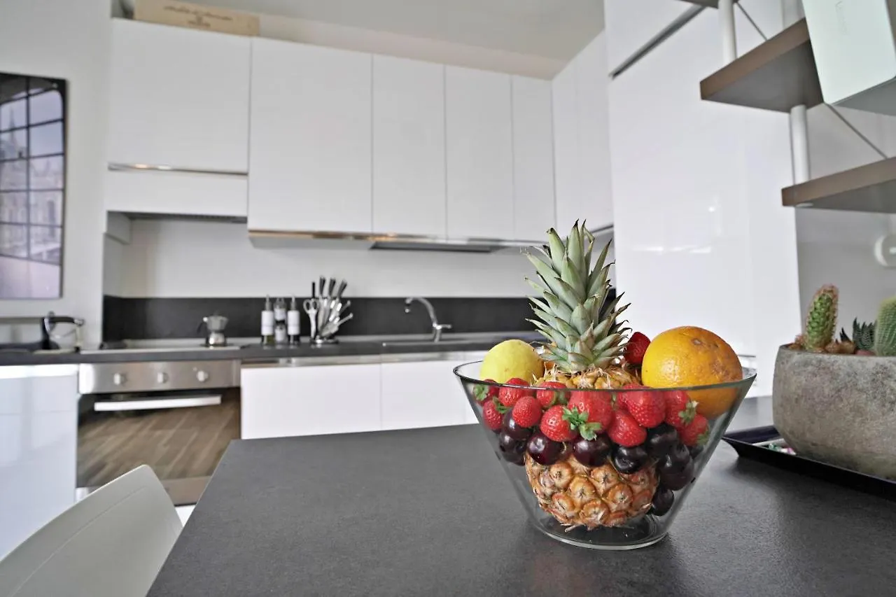 Rentopolis Apartments - Palazzo Candiani ميلان