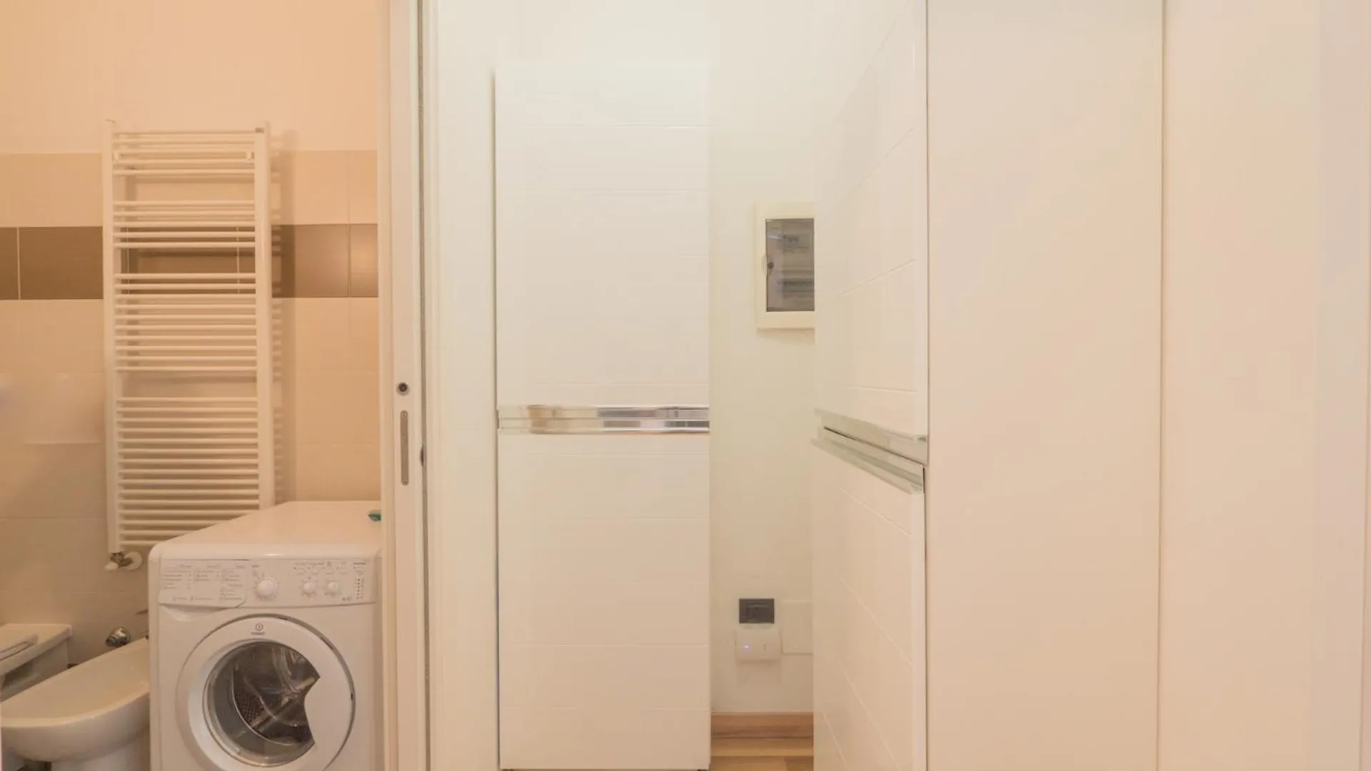Rentopolis Apartments - Palazzo Candiani ميلان
