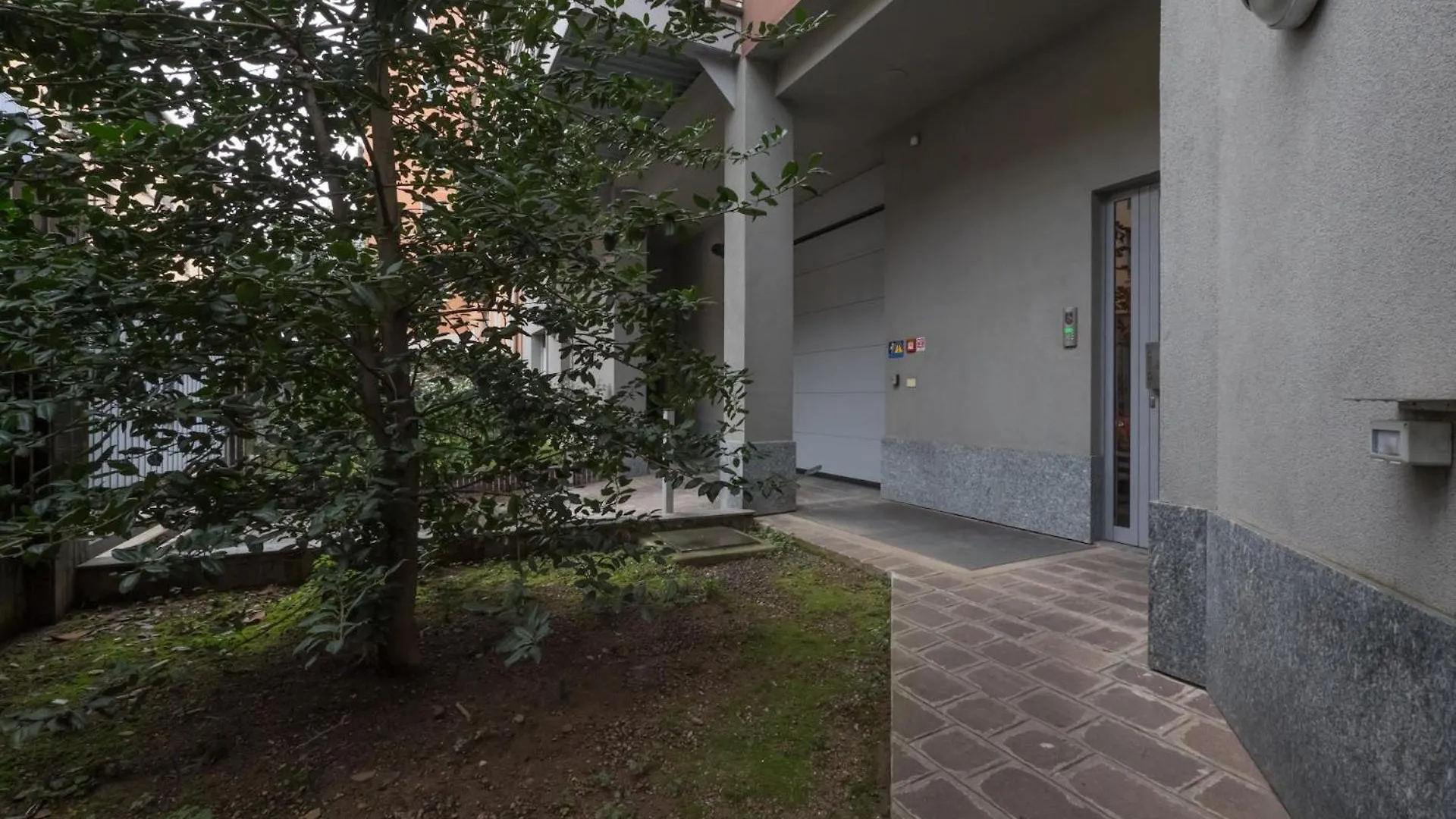 Rentopolis Apartments - Palazzo Candiani ميلان